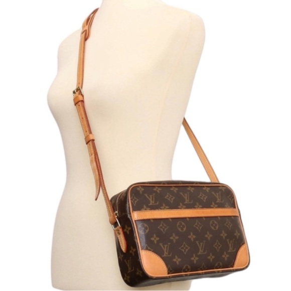 Louis Vuitton Monogram Compiegne 28 Clutch Makeup Pouch Bag - Picture 1 of 16